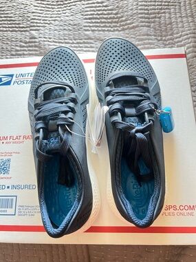 Crocs LiteRide Pacer Sneakers Men Size 7 Navy/ White Relaxed Fit